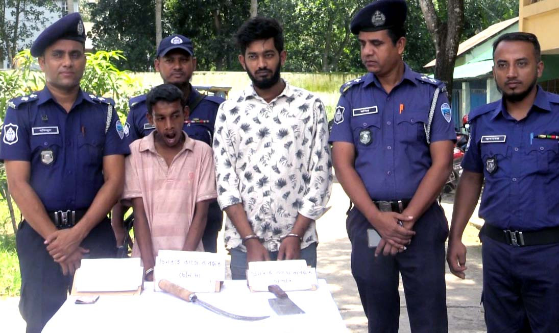 ছিনতাইয়ের ৩৬ ঘন্টার মধ্যে মালামাল উদ্ধারসহ ২ ছিনতাইকারী গ্রেফতার